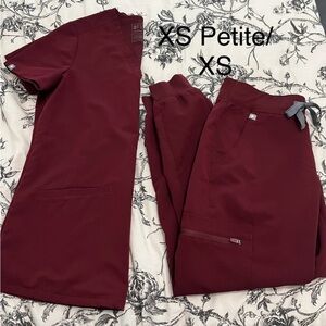 ♥️Figs Burgundy Scrub Set♥️